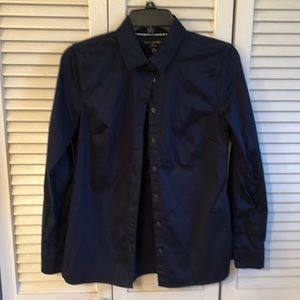 Banana Republic tailored fit navy blouse. 98% cotton